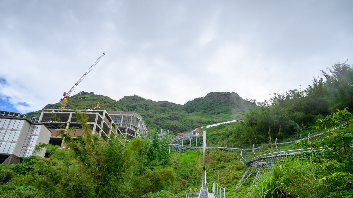 玩了嗎?絕對過癮極速 Alpine Coaster Sapa!沙壩滑軌過山車衝進雲海看到梯田的夢幻景觀 - 第7張圖 玩了嗎?絕對過癮極速 Alpine Coaster Sapa!沙壩滑軌過山車衝進雲海看到梯田的夢幻景觀