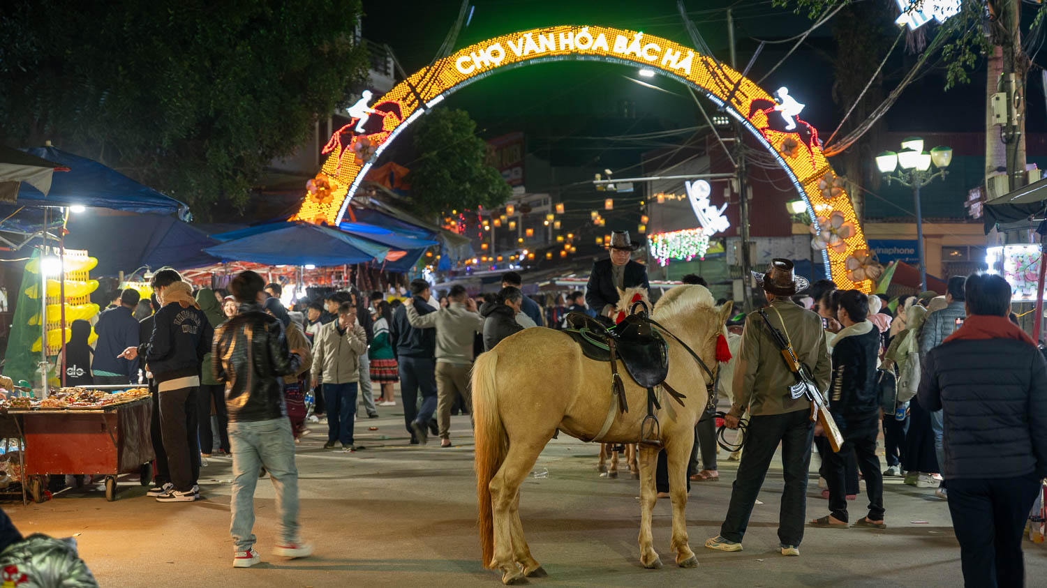 一週熱鬧一次的高原盛會!傳統北河文化市場及夜市傳奇魅力,老司機說 Chợ Văn Hóa Bắc Hà 強烈推薦非去不可 - 第12張圖