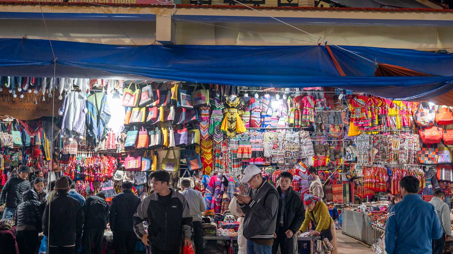 一週熱鬧一次的高原盛會!傳統北河文化市場及夜市傳奇魅力,老司機說 Chợ Văn Hóa Bắc Hà 強烈推薦非去不可 - 第4張圖