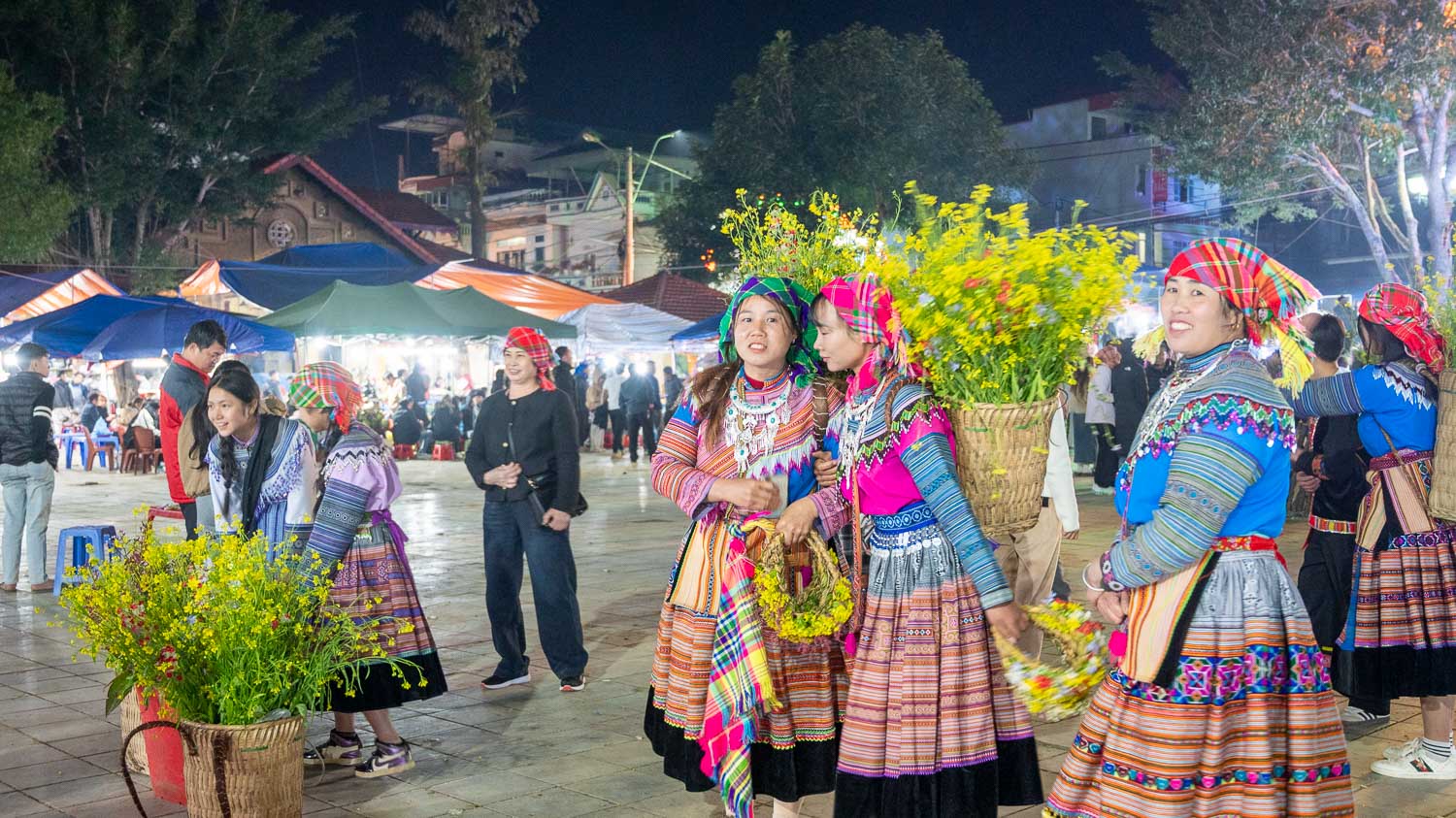 一週熱鬧一次的高原盛會!傳統北河文化市場及夜市傳奇魅力,老司機說 Chợ Văn Hóa Bắc Hà 強烈推薦非去不可 - 第1張圖