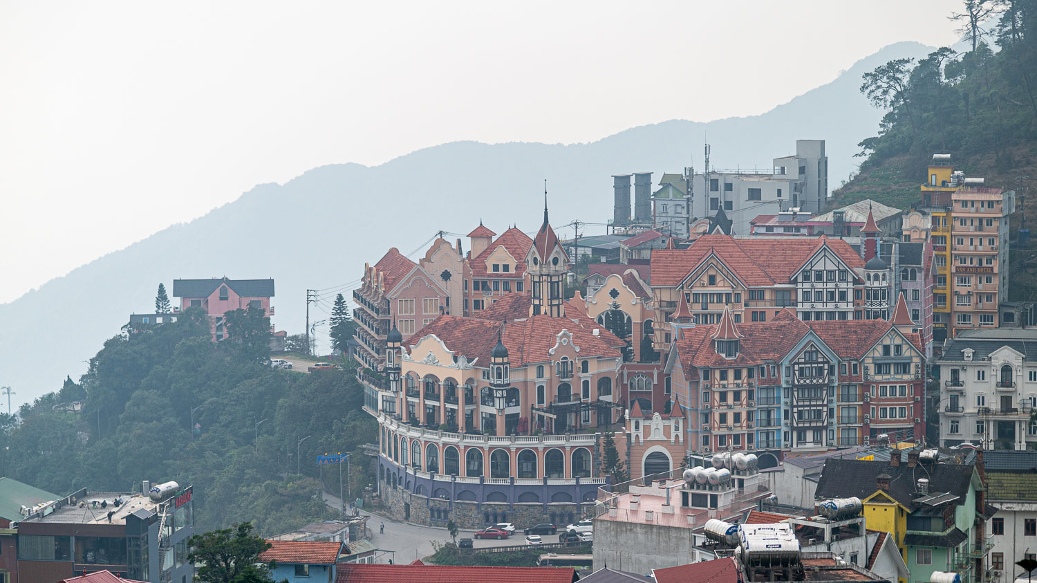 河內週末去哪兒？三島 Tam Đảo 的慢活時光：漫山雲霧歐風城堡遊石頭老教堂及品嚐特色佳餚