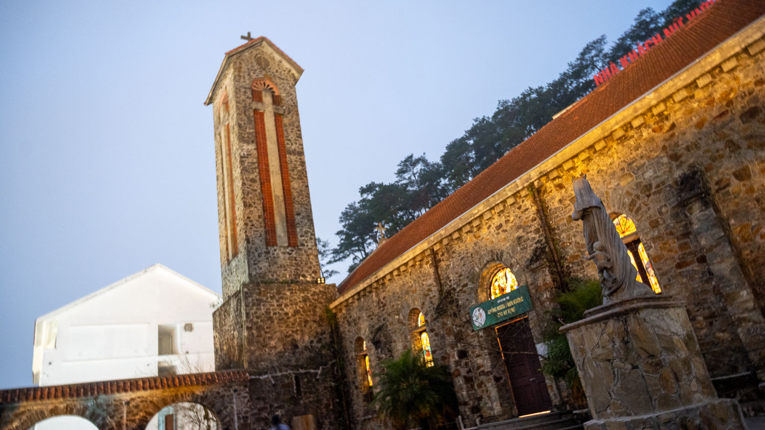 河內週末去哪兒？三島 Tam Đảo 的慢活時光：漫山雲霧歐風城堡遊石頭老教堂及品嚐特色佳餚