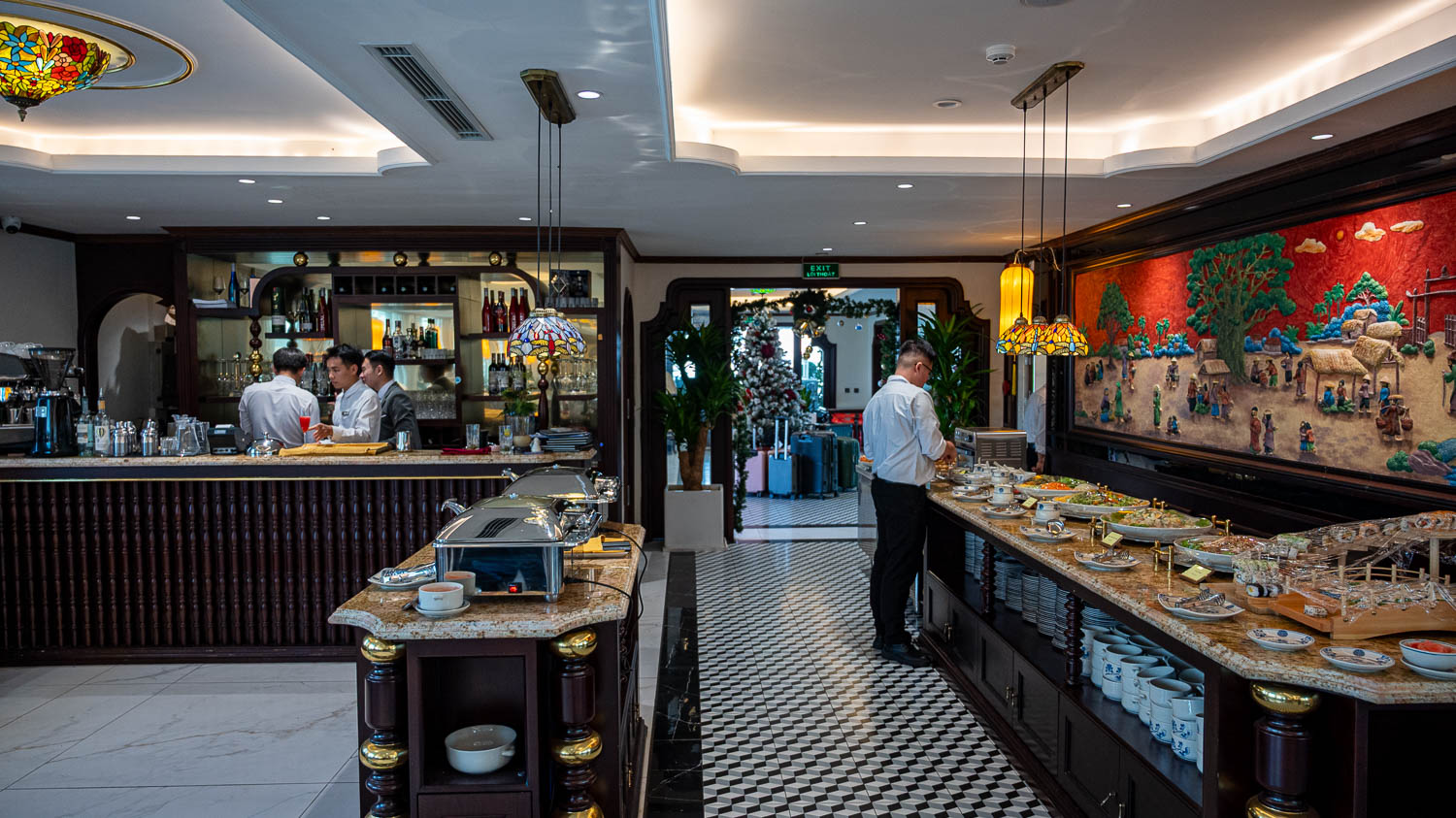 按摩浴缸邊賞世界遺產！L’amour Cruise 浪琴號玩轉下龍灣精華及舌尖上美味