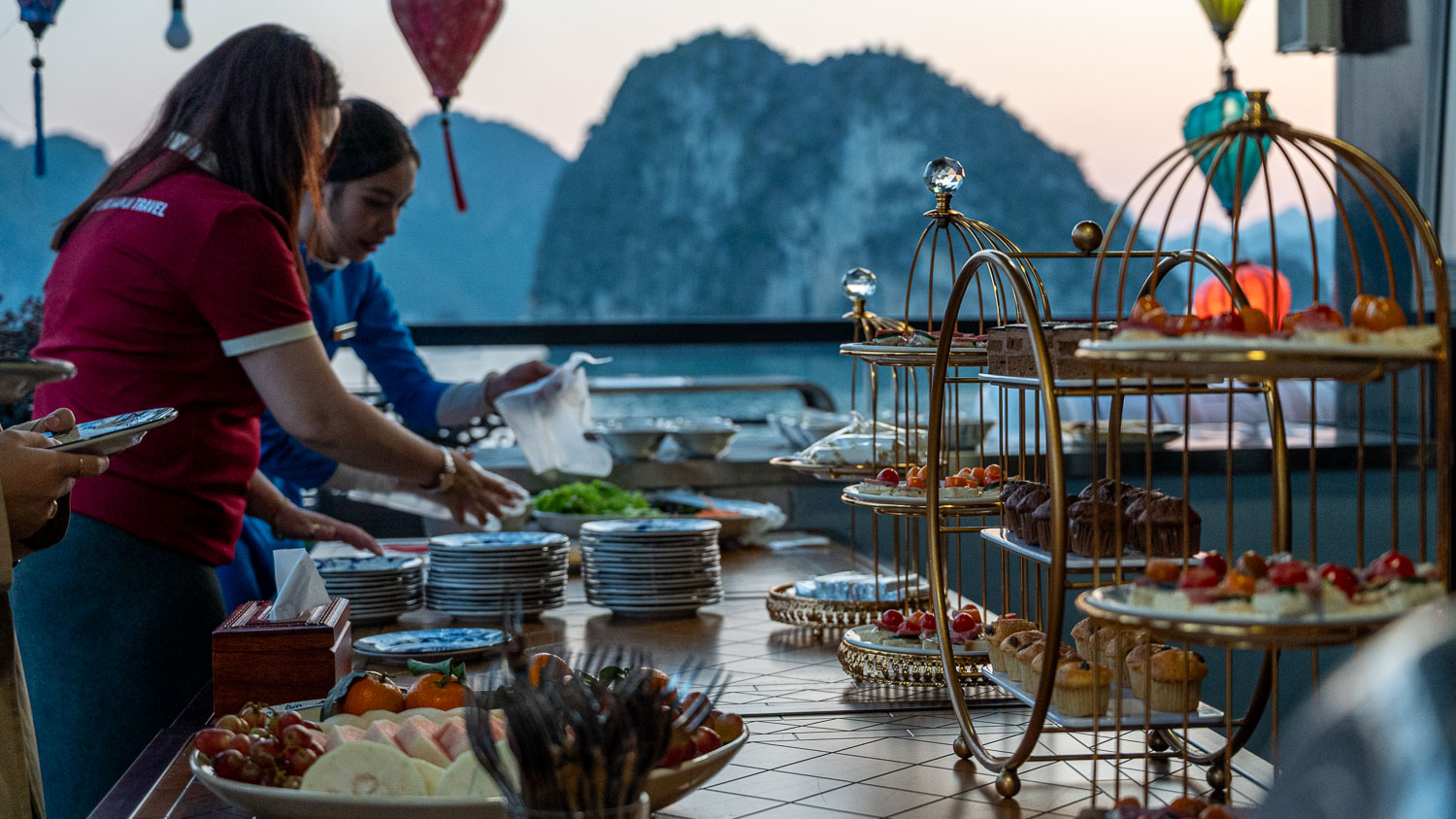 按摩浴缸邊賞世界遺產！L’amour Cruise 浪琴號玩轉下龍灣精華及舌尖上美味