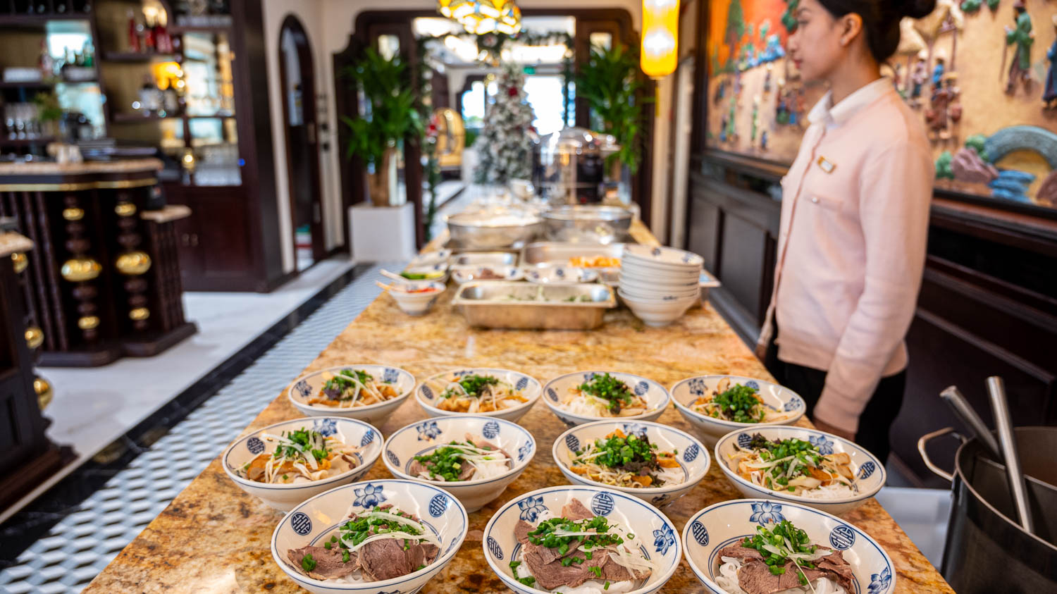 按摩浴缸邊賞世界遺產！L’amour Cruise 浪琴號玩轉下龍灣精華及舌尖上美味