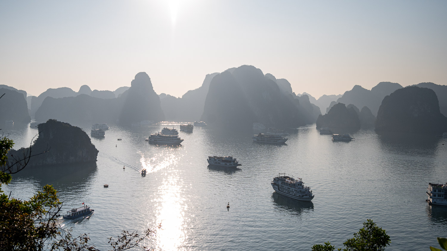 按摩浴缸邊賞世界遺產！L’amour Cruise 浪琴號玩轉下龍灣精華及舌尖上美味