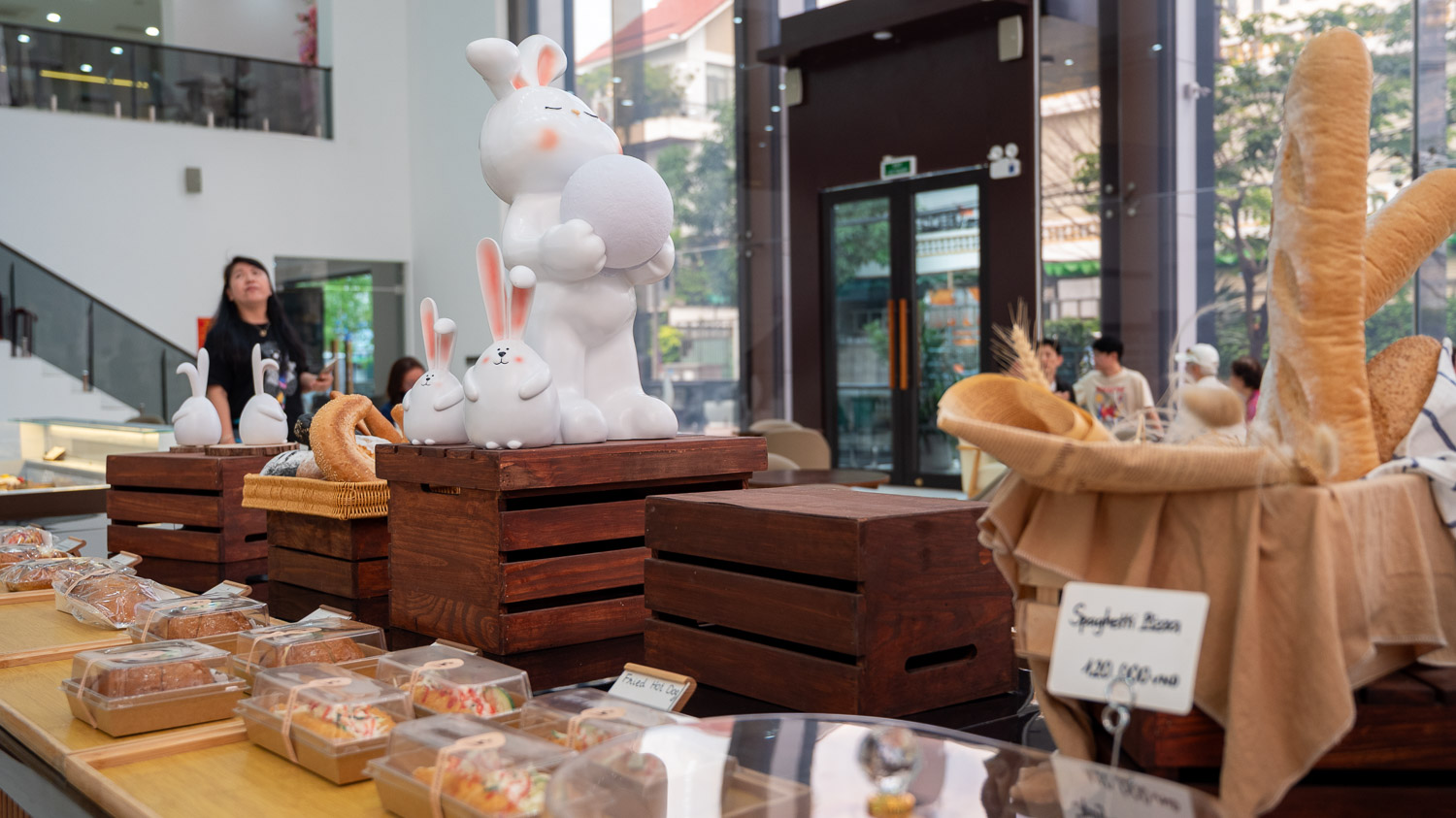 峴港韓系簡約咖啡廳！Lapin Bakery & Dessert Cafe 純白空間享受微甜的午后時光