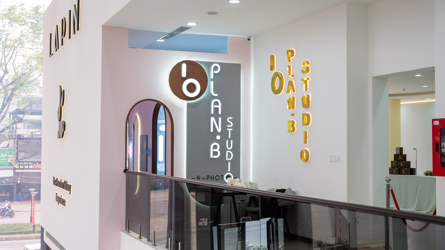 峴港韓系簡約咖啡廳！Lapin Bakery & Dessert Cafe 純白空間享受微甜的午后時光