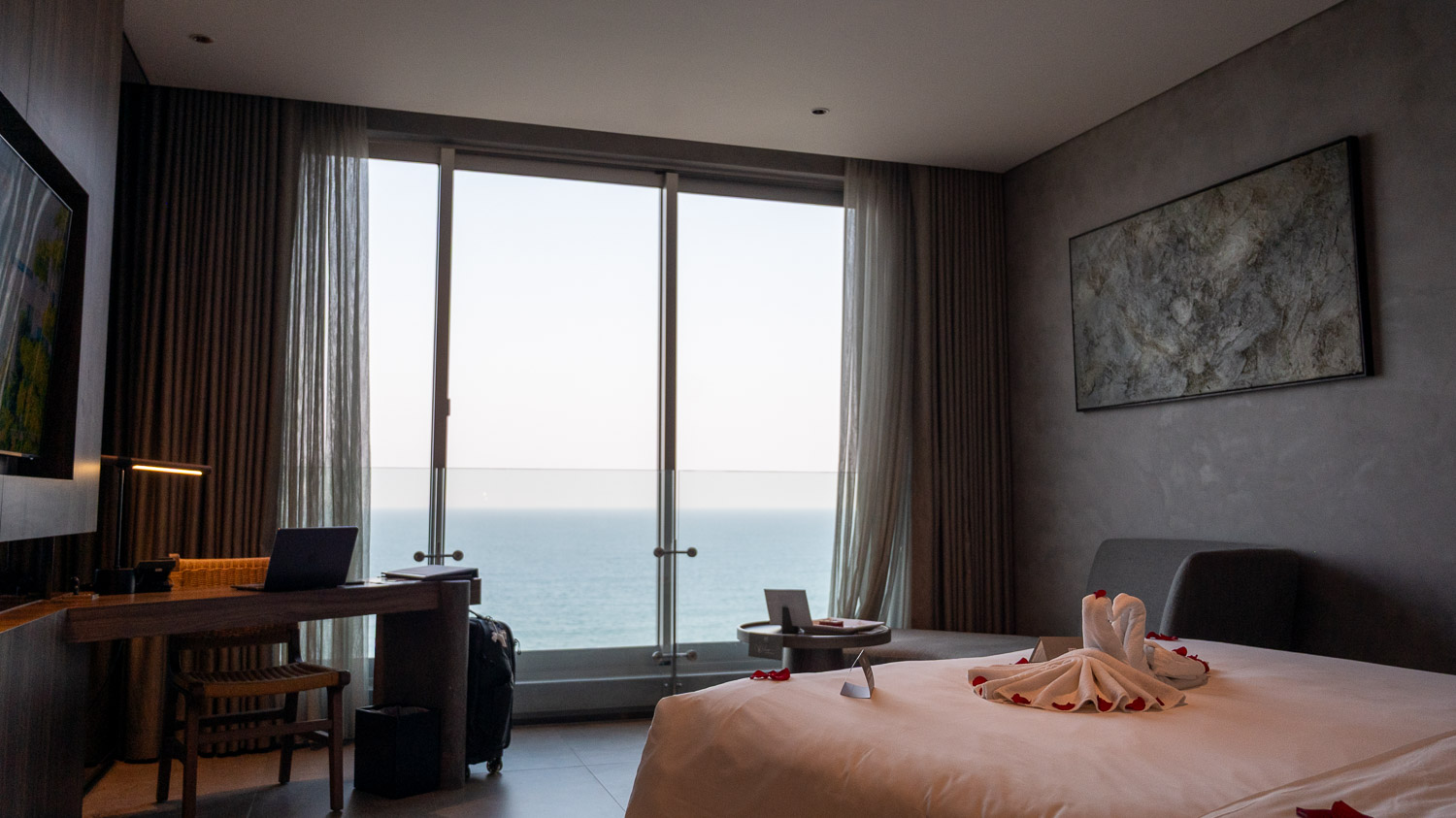 重拾蜜月時光復刻浪漫！峴港 M Hotel 的最美無邊際泳池及享受經典早餐，老夫老妻二度蜜月首選