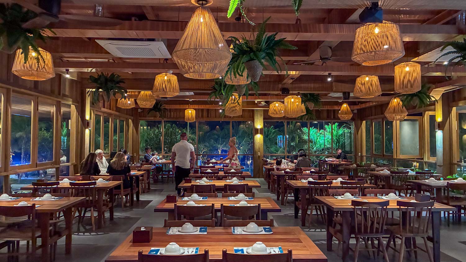 An Thoi Seafood 海鮮控必收口袋名單｜峴港米其林名店新開幕分店，坐擁海景的特色海鮮餐廳