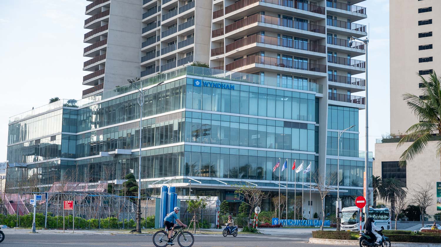 峴港新地標！入住 Wyndham Soleil Danang 在像海浪般的摩天大樓裡醒來