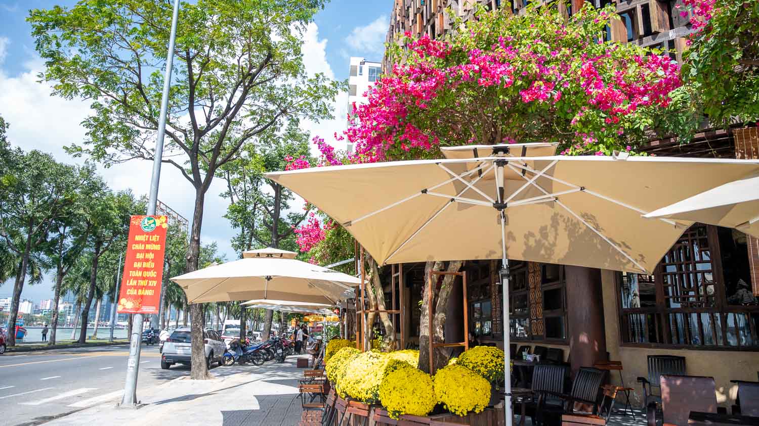 美感與美味兼具！Cơm Lâu Phai 的懷舊美學空間在歲月縫紉光影中感受越式食光的暖心滋味