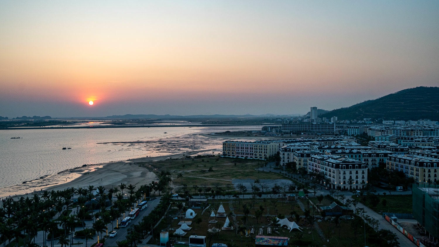 下龍灣住宿推薦|A La Carte Halong Bay 飯店vs.公寓怎麼選?超值五星海景體驗生活感或度假風 - 第14張圖 下龍灣住宿推薦|A La Carte Halong Bay 飯店vs.公寓怎麼選?超值五星海景體驗生活感或度假風