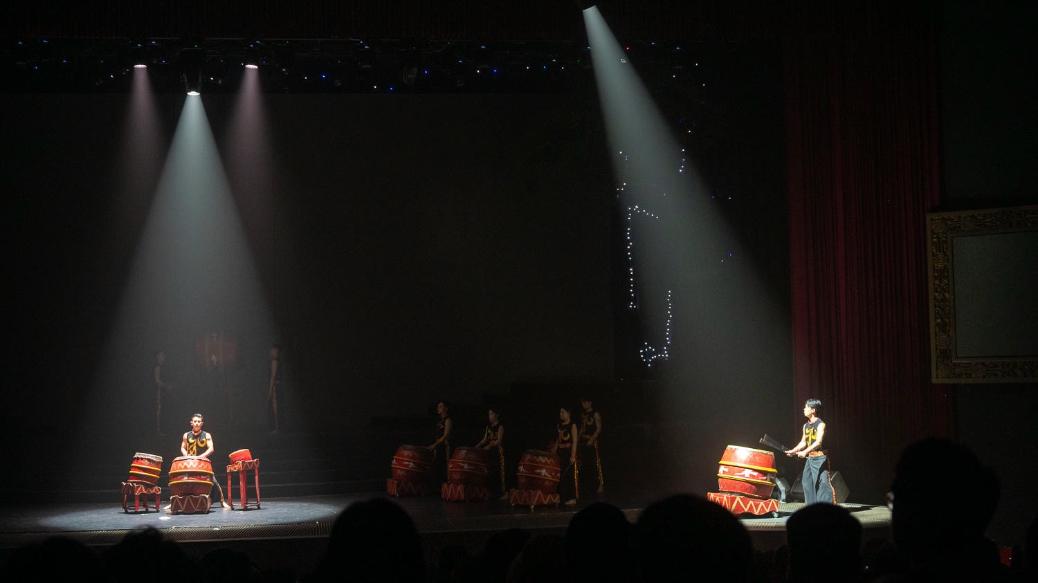峴港必看魅力秀 Charming Danang Show 精湛表演,展現夜晚前最精彩的文化饗宴 - 第3張圖 峴港必看魅力秀 Charming Danang Show 精湛表演,展現夜晚前最精彩的文化饗宴