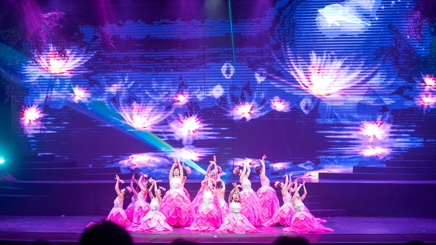 峴港必看魅力秀 Charming Danang Show 精湛表演,展現夜晚前最精彩的文化饗宴 - 第4張圖 峴港必看魅力秀 Charming Danang Show 精湛表演,展現夜晚前最精彩的文化饗宴