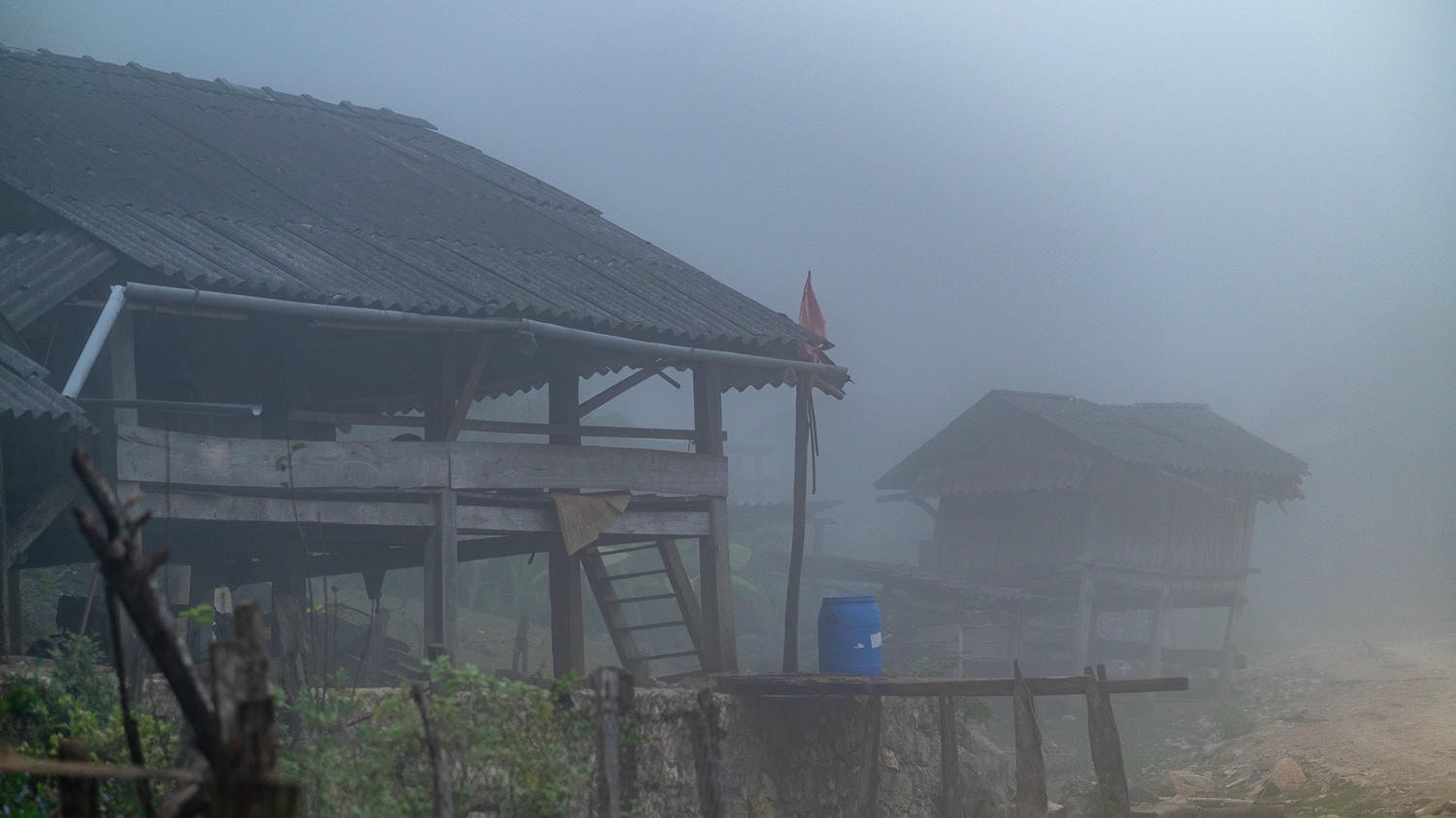 Hang Táu,走進被時光遺忘的山谷:一趟沒有電力與網路的越南秘境之旅 - 第6張圖 Hang Táu,走進被時光遺忘的山谷:一趟沒有電力與網路的越南秘境之旅