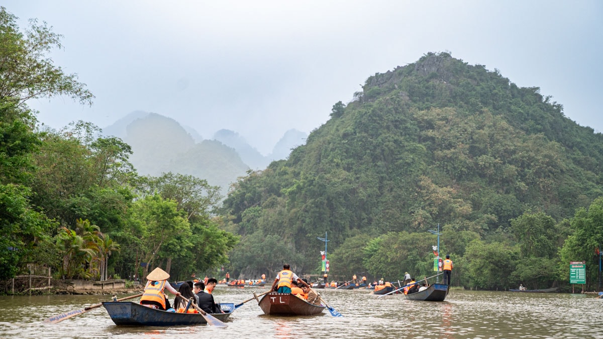 一趟山水與信仰交織的旅程|從燕溪到山巒探訪「南天第一洞」香水寺,感受山霧繚繞中的古剎傳說 - 第5張圖 一趟山水與信仰交織的旅程|從燕溪到山巒探訪「南天第一洞」香水寺,感受山霧繚繞中的古剎傳說