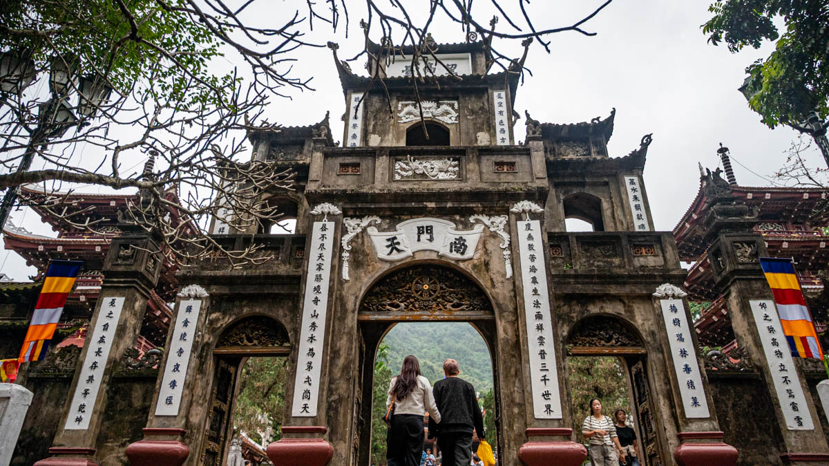 一趟山水與信仰交織的旅程|從燕溪到山巒探訪「南天第一洞」香水寺,感受山霧繚繞中的古剎傳說 - 第12張圖 一趟山水與信仰交織的旅程|從燕溪到山巒探訪「南天第一洞」香水寺,感受山霧繚繞中的古剎傳說