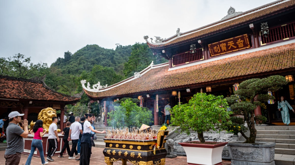 一趟山水與信仰交織的旅程|從燕溪到山巒探訪「南天第一洞」香水寺,感受山霧繚繞中的古剎傳說 - 第13張圖 一趟山水與信仰交織的旅程|從燕溪到山巒探訪「南天第一洞」香水寺,感受山霧繚繞中的古剎傳說