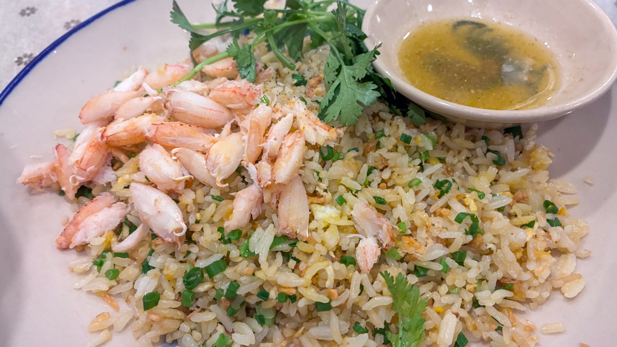 西貢自由行推薦!Bánh Canh Ghẹ Hẻm Mát:在地人私藏的平價蟹肉米苔目,真材實料且簡單卻深刻的幸福味道 - 第6張圖 西貢自由行推薦!Bánh Canh Ghẹ Hẻm Mát:在地人私藏的平價蟹肉米苔目,真材實料且簡單卻深刻的幸福味道