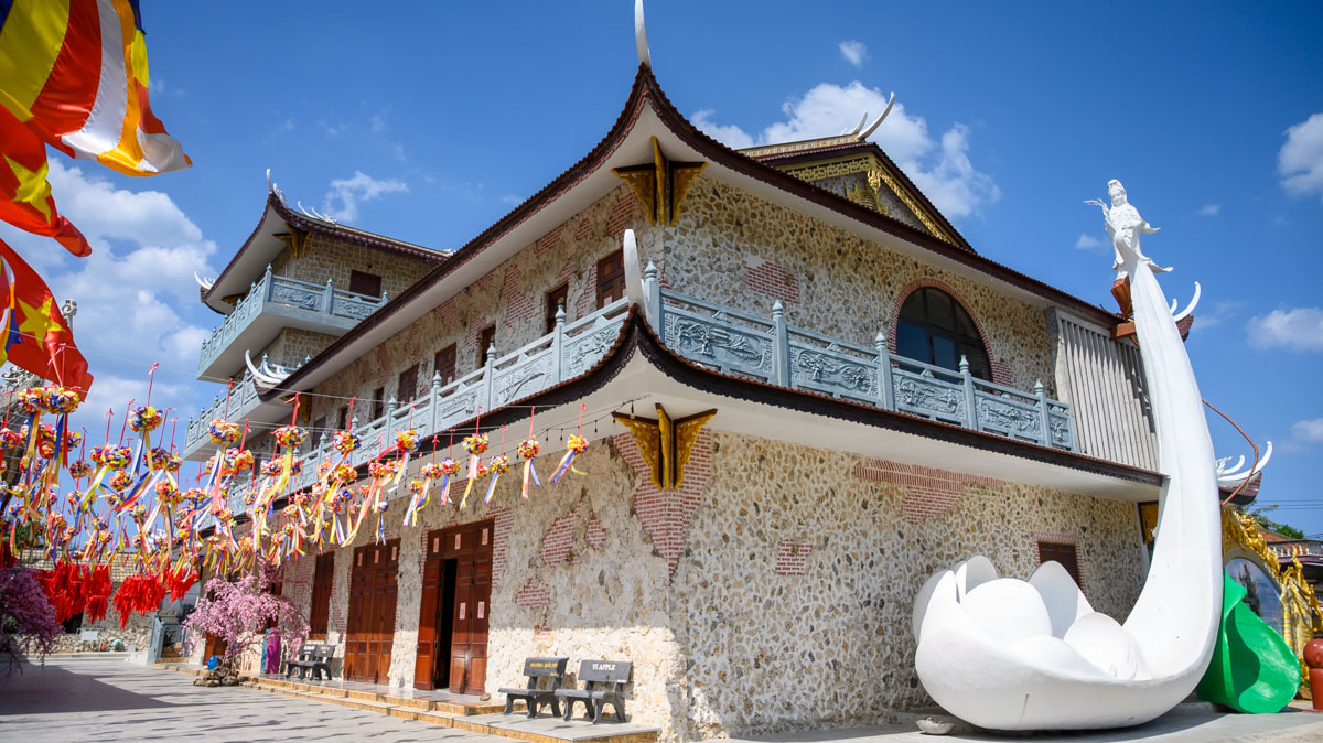 富安「清涼寺」Chùa Thanh Lương，全越南唯一珊瑚椰殼建成的觀音靈驗清涼寶壂