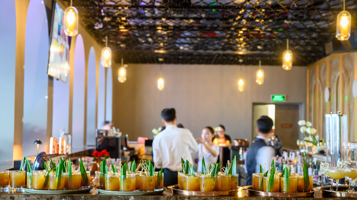 推開落地窗就是陸龍灣!寧平首間五星飯店 Pullman Ninh Binh 景觀套房及28樓無邊際泳池的山水畫視野 - 第14張圖 推開落地窗就是陸龍灣!寧平首間五星飯店 Pullman Ninh Binh 景觀套房及28樓無邊際泳池的山水畫視野