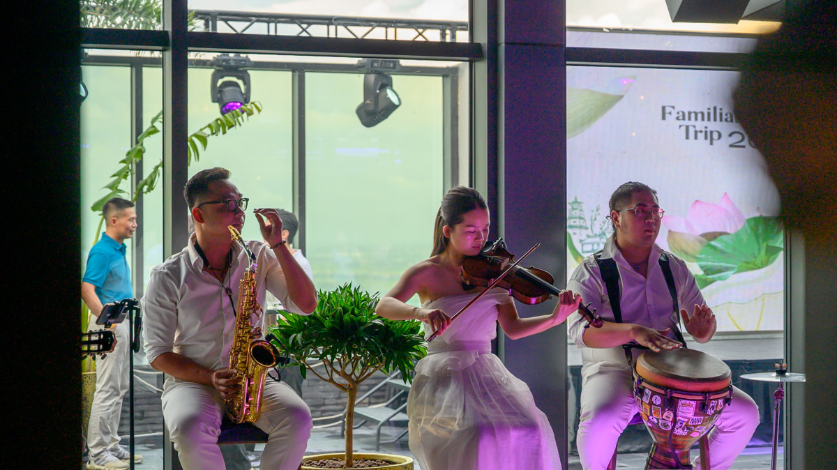 推開落地窗就是陸龍灣!寧平首間五星飯店 Pullman Ninh Binh 景觀套房及28樓無邊際泳池的山水畫視野 - 第15張圖 推開落地窗就是陸龍灣!寧平首間五星飯店 Pullman Ninh Binh 景觀套房及28樓無邊際泳池的山水畫視野
